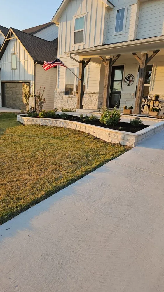 Custom garden landscaping in Austin, TX - Nieto General Landscaping
