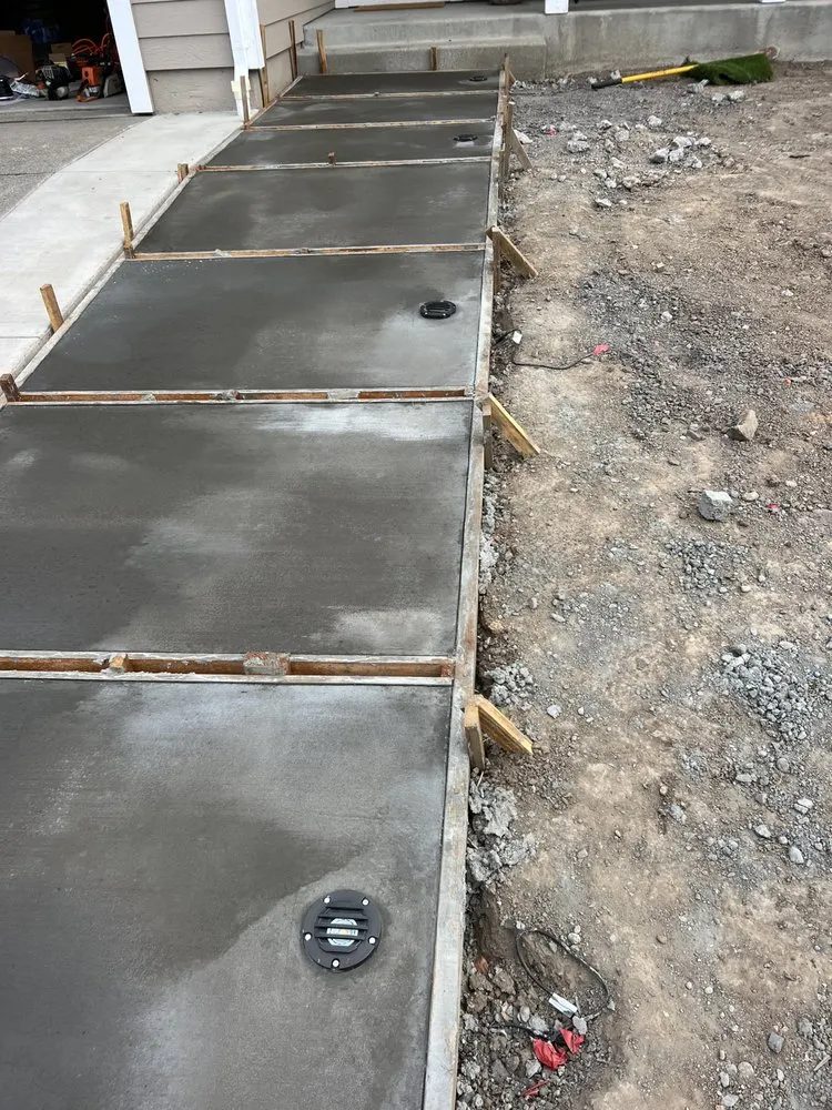 Top-rated landscape design for residential properties in Windsor, CA by Nieto Landscaping & Maintenance