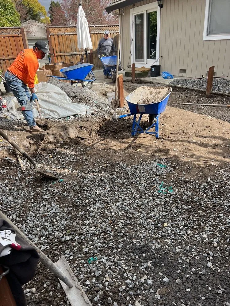 Custom lawn care service for year-round maintenance in Windsor, CA by Nieto Landscaping & Maintenance