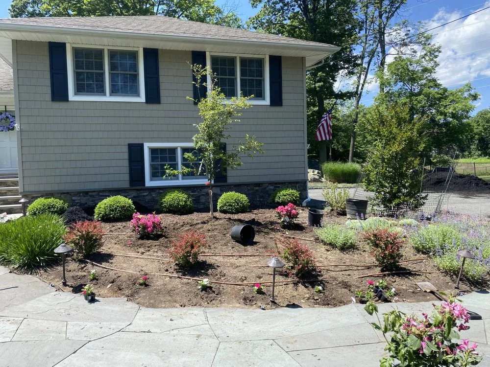 Local yard cleanup service in Lake Hiawatha, NJ by Nieto Unlimited