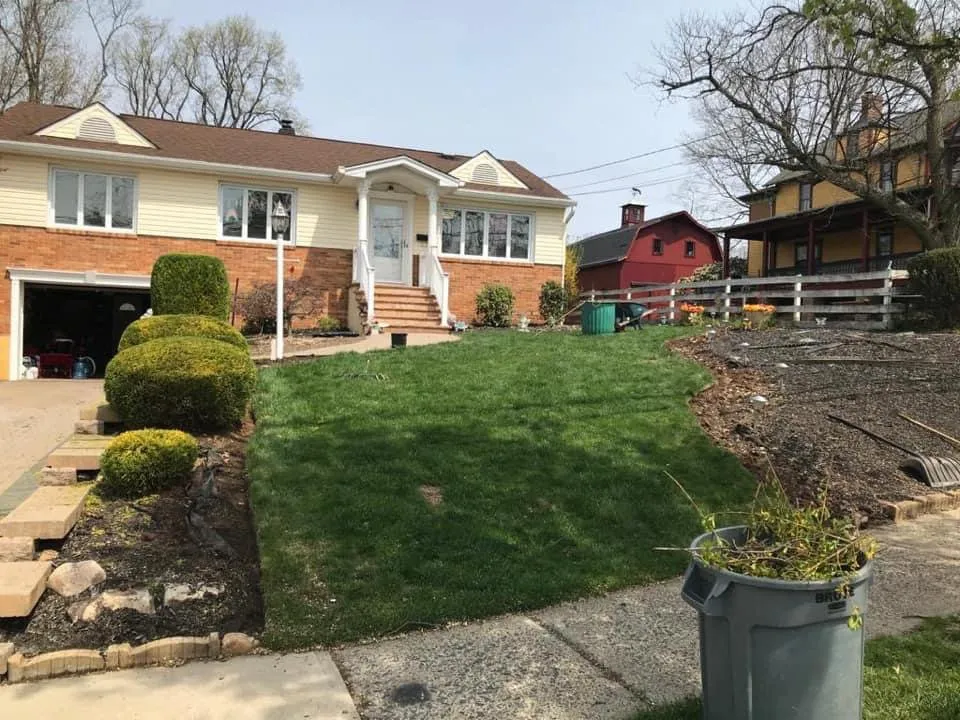 Affordable lawn mowing service in Lake Hiawatha, NJ - Nieto Unlimited