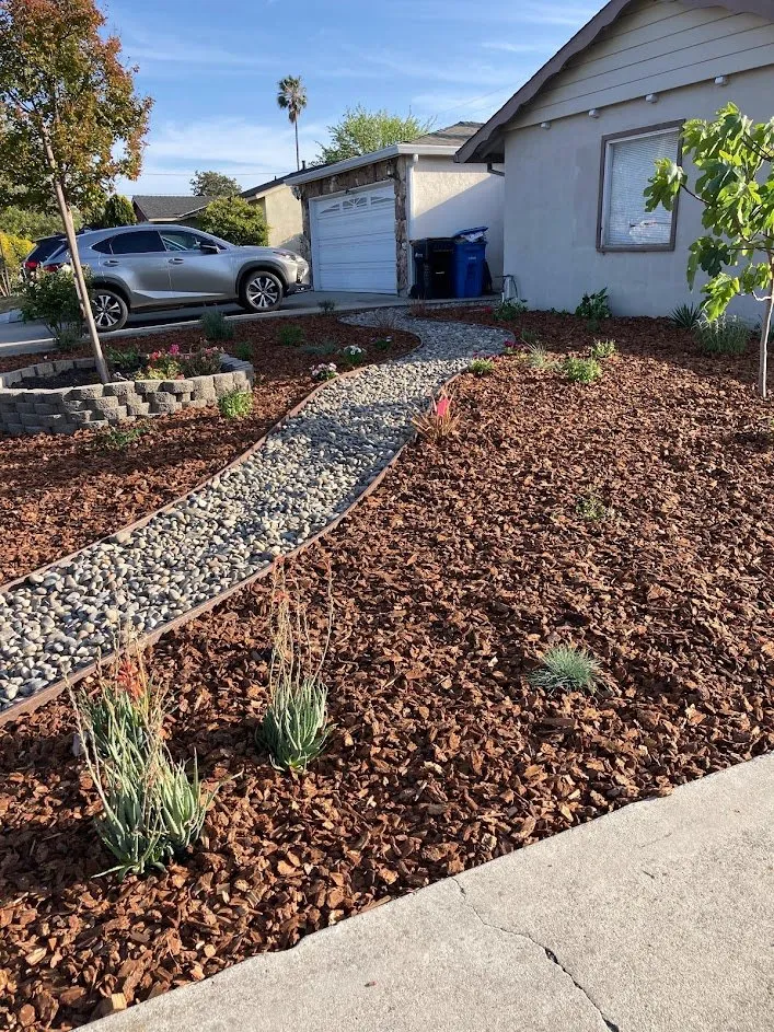 Affordable yard cleanup service with custom design in Santa Clara, CA by Nieto's Landscaping And Gardening