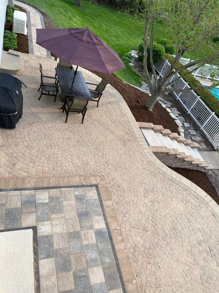 Trusted yard cleanup service in Elgin, IL - Nieves Landscaping