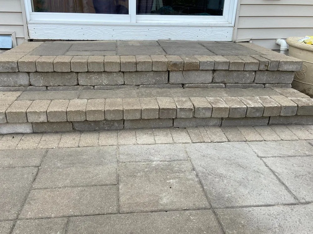 Top-rated landscaping services with custom design in Elgin, IL by Nieves Landscaping