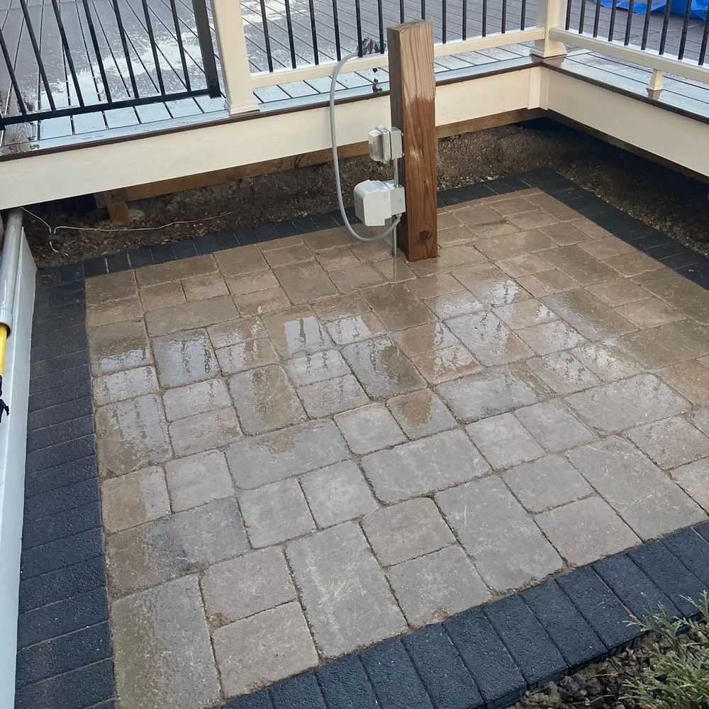 Professional yard maintenance experts serving Elgin, IL - Nieves Landscaping