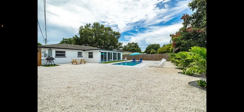 Affordable lawn mowing service experts serving Seminole, FL - Nieves Lawn Care