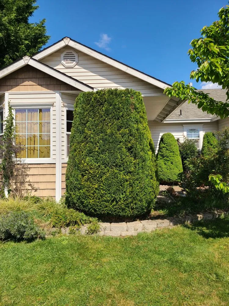 Professional garden landscaping for homes in Gresham, OR by Nigels Landscaping Plus