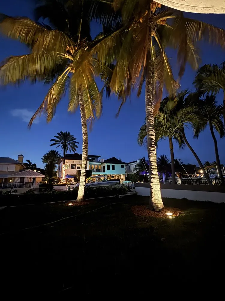Top-rated outdoor landscaping in Wellington, FL - Nightlight Pros