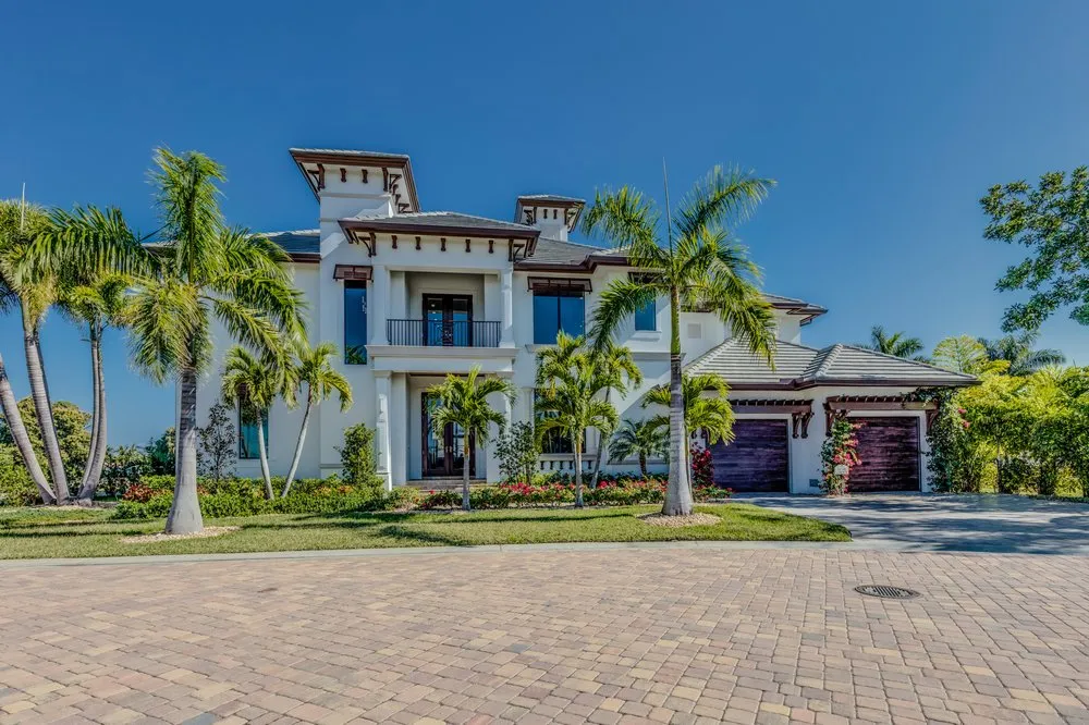 Expert yard maintenance in Sarasota, FL - Niko Enterprises Group