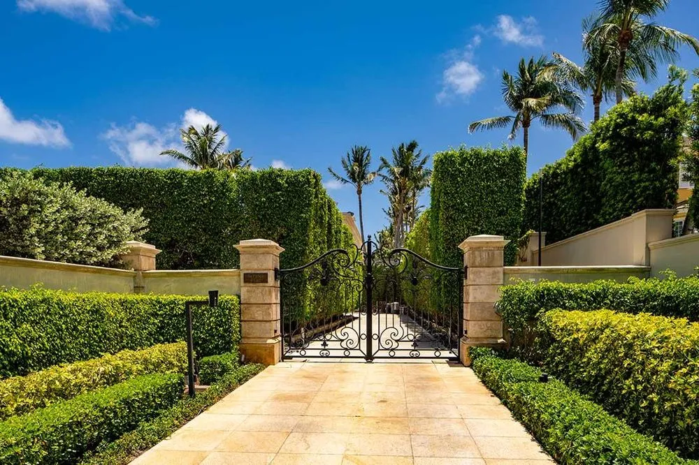 Professional yard maintenance experts serving Sarasota, FL - Niko Enterprises Group