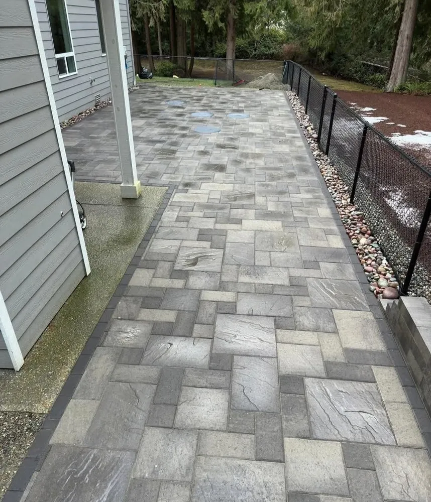 Custom yard cleanup service in Kenmore, WA by Nilo Handyman
