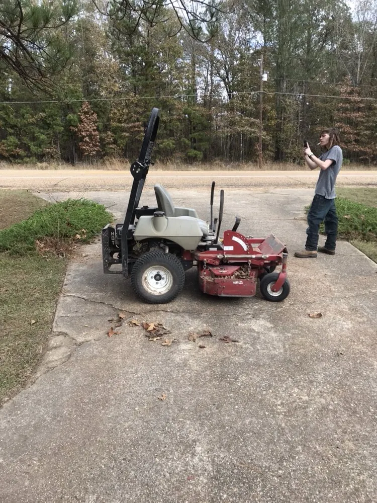 Affordable landscaping services experts serving El Dorado, AR - Nine to Five Lawn Care