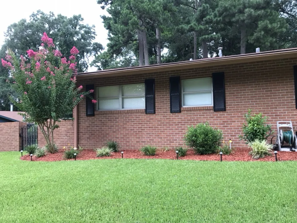 Custom garden landscaping experts serving El Dorado, AR - Nine to Five Lawn Care