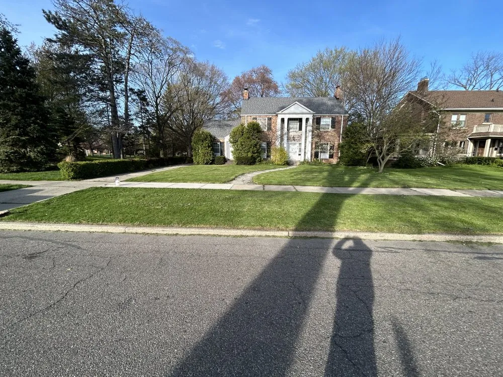 Expert landscaping services experts serving Grosse Pointe, MI - Nitro Services