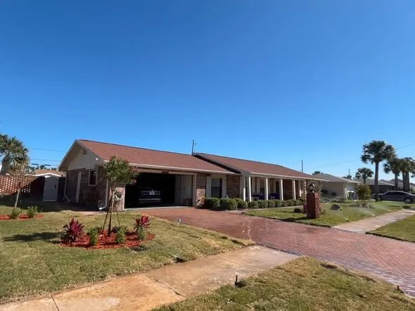 Custom lawn care service experts serving Ormond Beach, FL - Nixon's Exterior Solutions