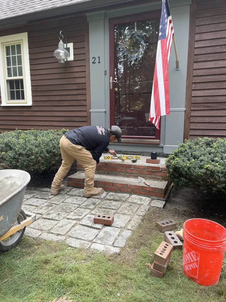 Expert yard maintenance in Lynn, MA - Niz Masonry construction & landscaping
