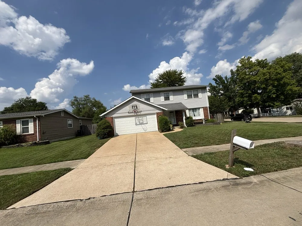 Top-rated lawn mowing service experts serving Maryland Heights, MO - Njai Home Solutions