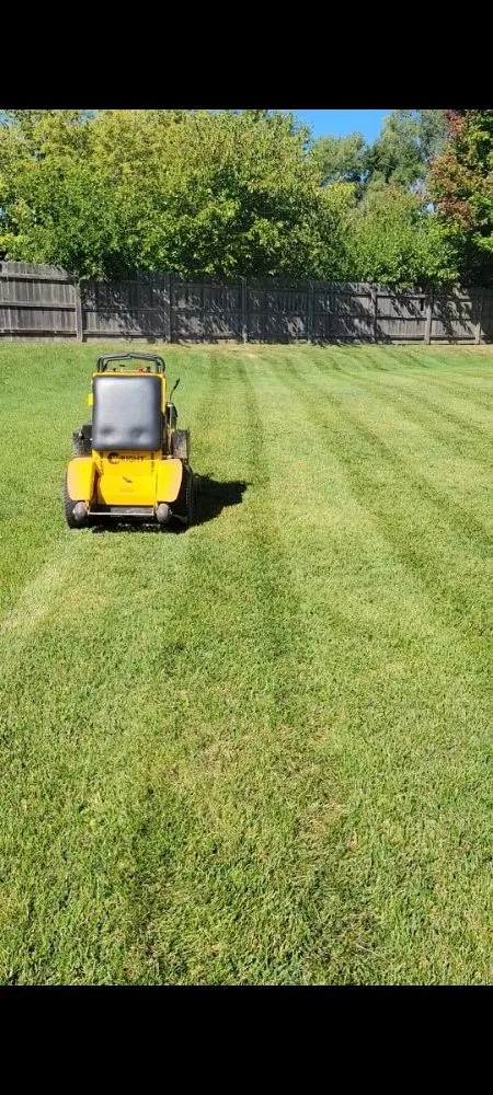 Professional yard maintenance in Plainfield, IL - NJS Mow & Snow