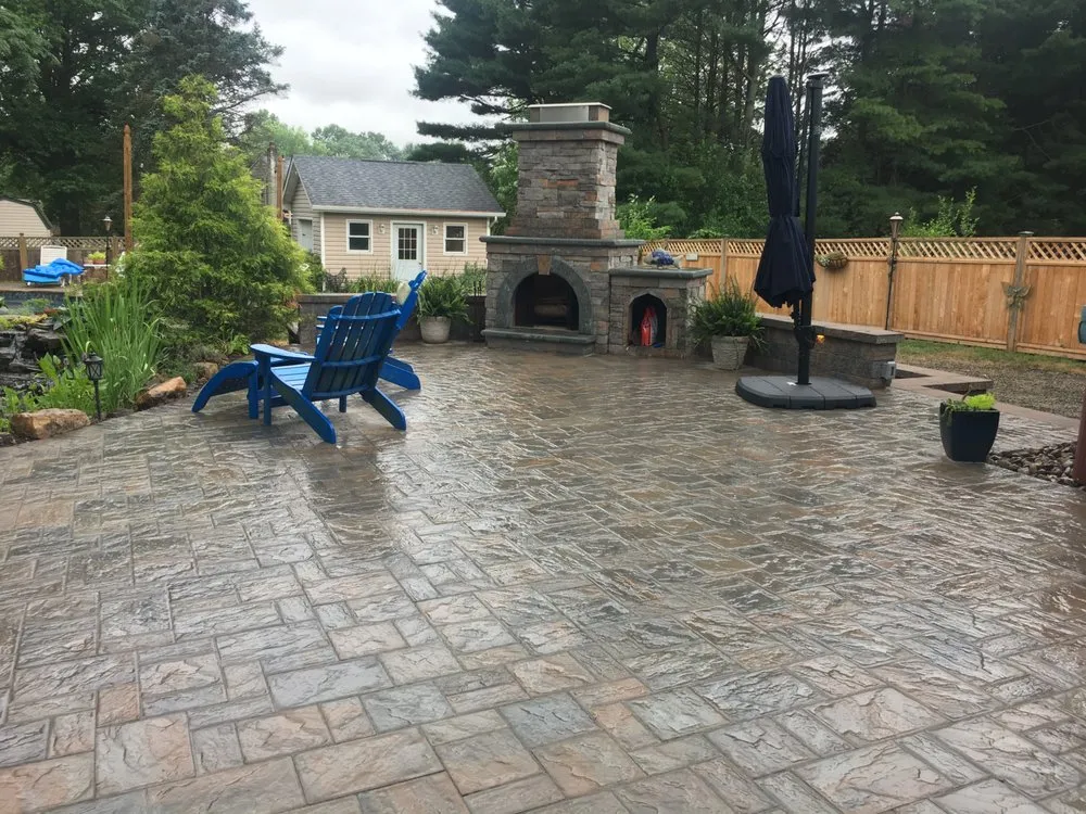 Professional garden landscaping in Yardley, PA by NLH Outdoor