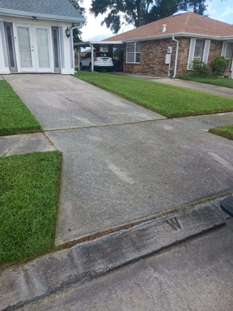 Affordable lawn mowing service for homes across New Orleans, LA - No Job 2 Big Landscaping Services