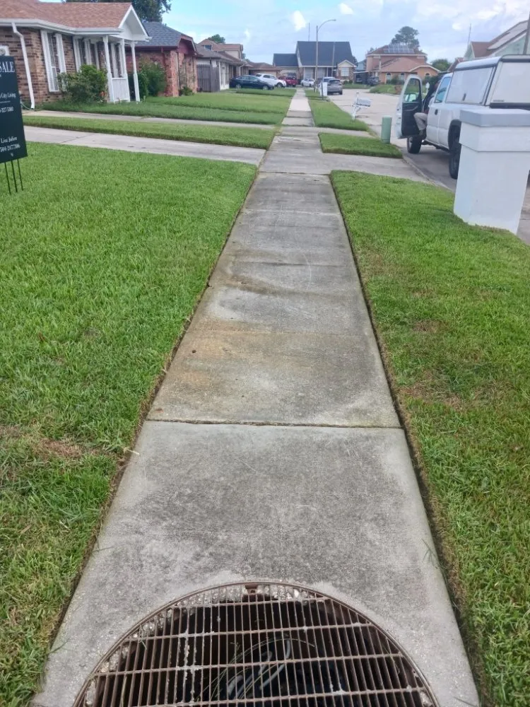 Top-rated lawn mowing service in New Orleans, LA by No Job 2 Big Landscaping Services