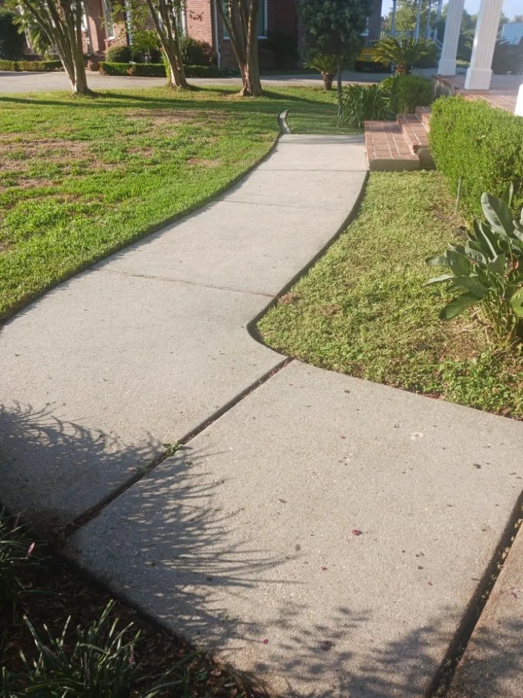 Professional lawn mowing service in New Orleans, LA by No Job 2 Big Landscaping Services