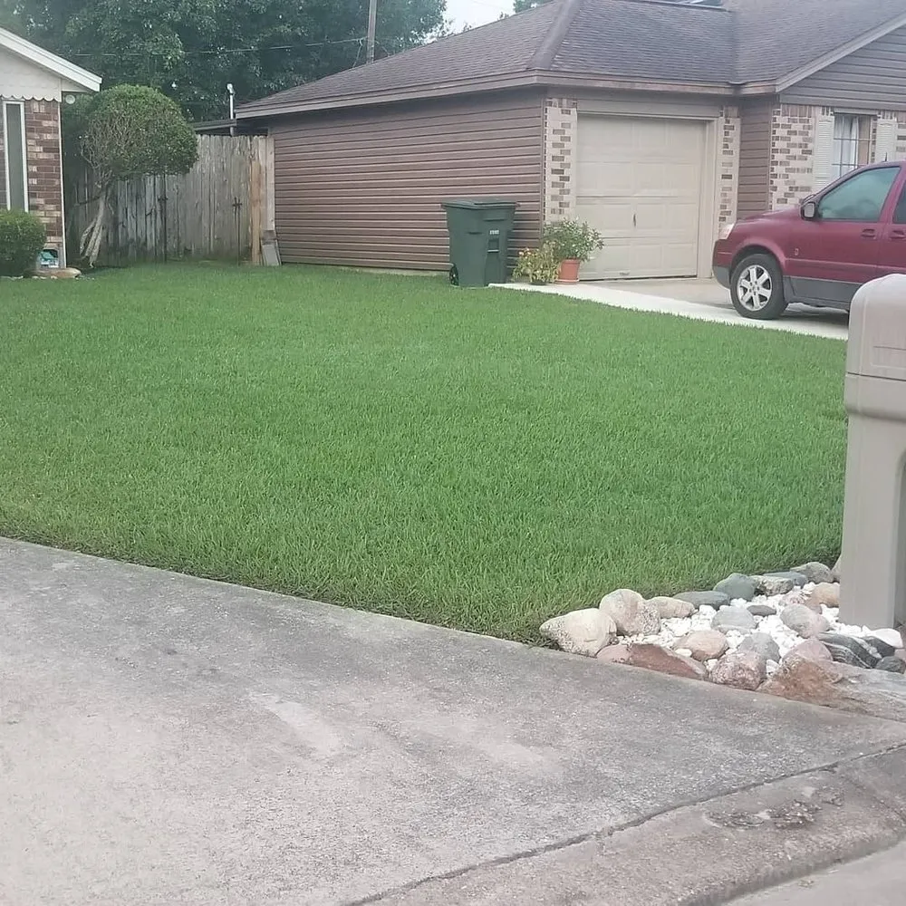 Expert garden landscaping experts serving Beaumont, TX - No Life Mow Life Lawn Maintenance