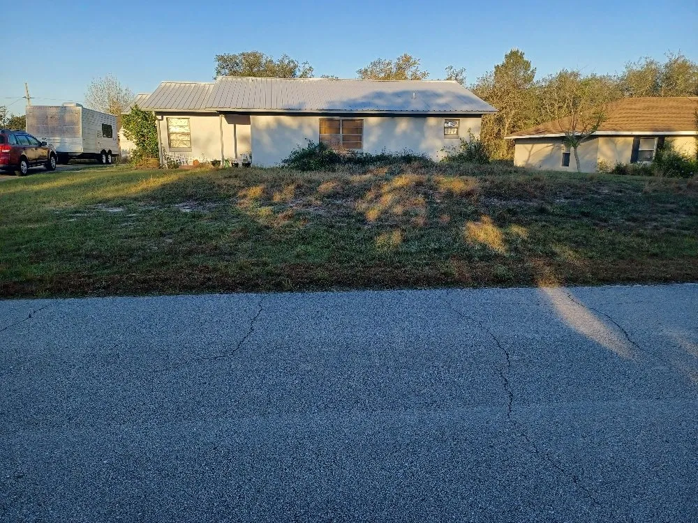 Expert yard maintenance in Avon Park, FL by No Limit Lawn Care