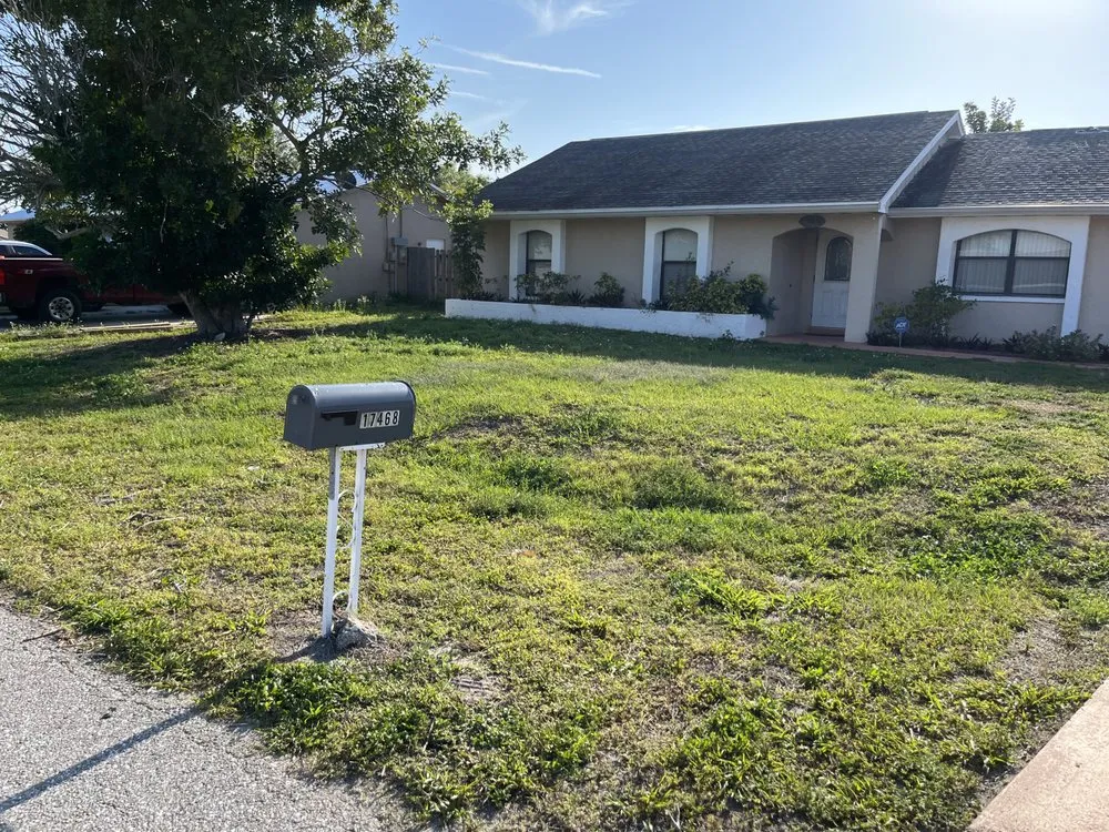 Professional lawn mowing service experts serving Fort Myers, FL - No Limits Home and Lawn