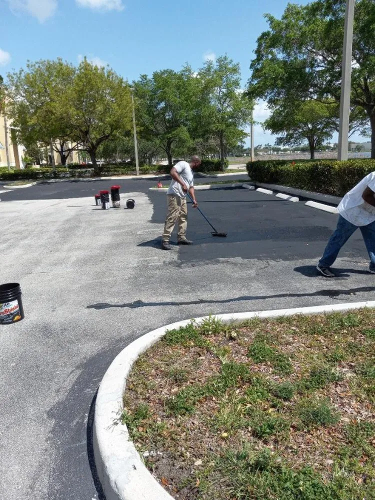 Top-rated yard maintenance for homes in Boynton Beach, FL by No Room for Error Tree Tech