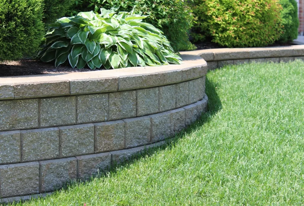 Affordable yard cleanup service experts serving Streamwood, IL - Noah's Landscape Construction