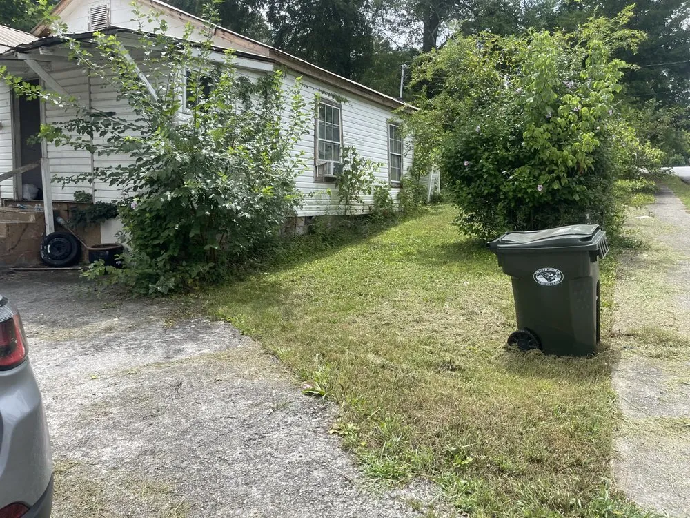 Custom yard cleanup service experts serving Dalton, GA - Noahs Lawn Care