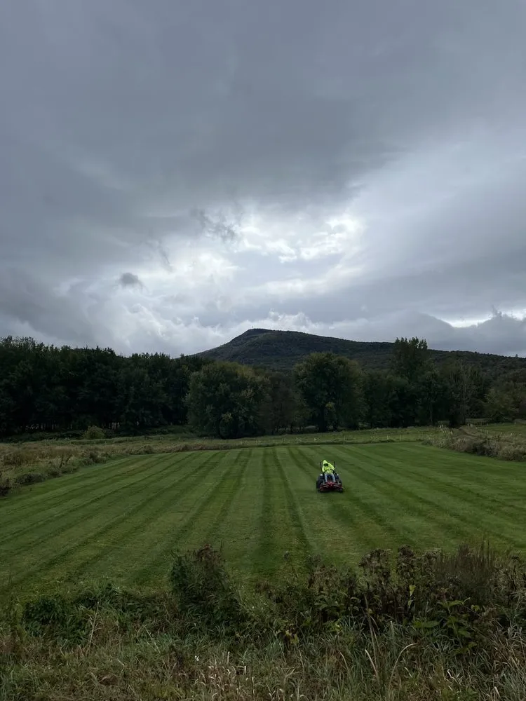 Top-rated outdoor landscaping in Fairfax, VT by Noahs Lawn care