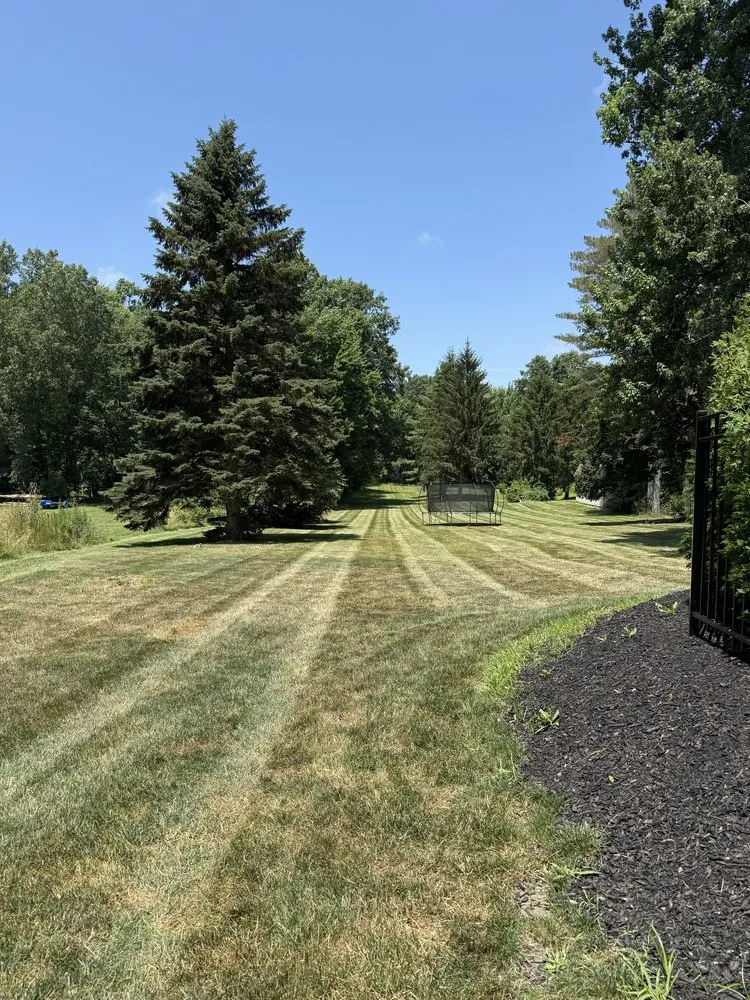 Affordable lawn mowing service for beautiful yards across Mentor, OH - Noah's Lawn Care