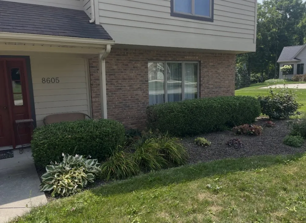 Trusted lawn care service in Fort Wayne, IN by Noahs Lawn Services
