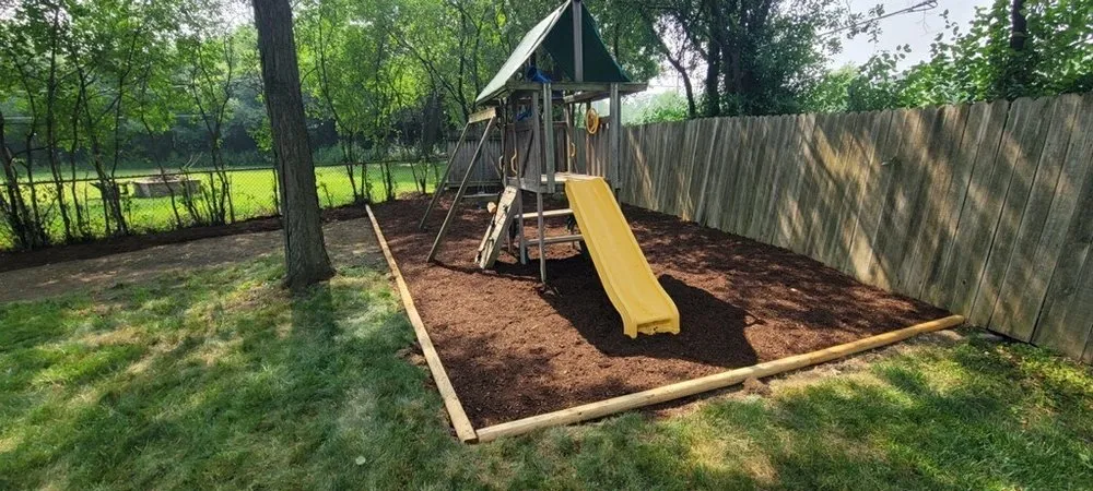 Reliable outdoor landscaping in Bolingbrook, IL - Noe's Lawn & Landscaping