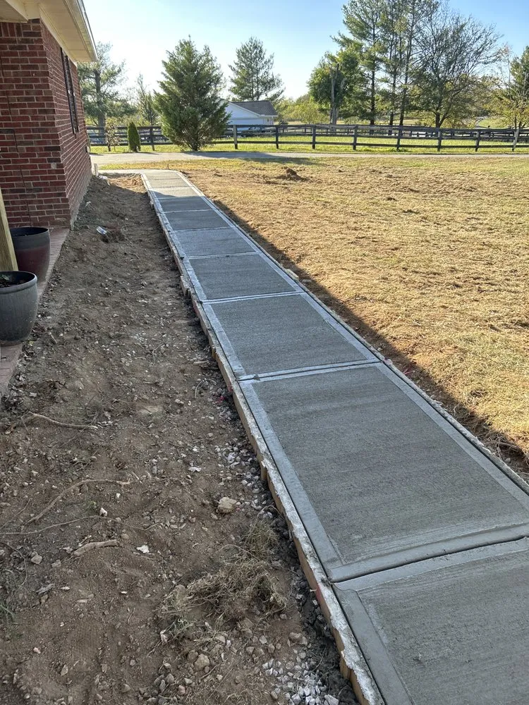 Custom lawn care service experts serving Richmond, KY - Nolan Construction