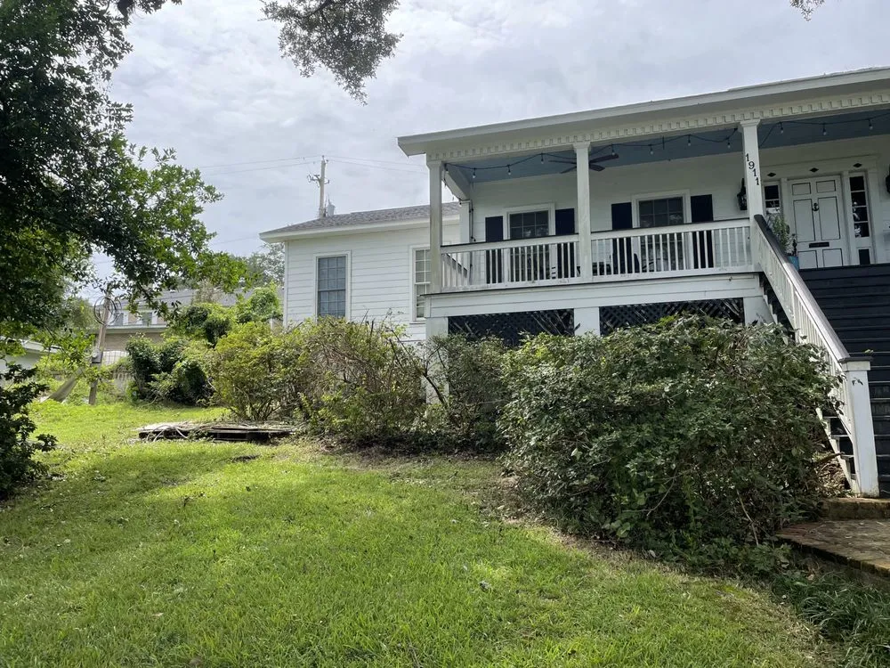 Affordable lawn care service for beautiful yards in Mobile, AL by Nolan Lawn Care & Landscaping