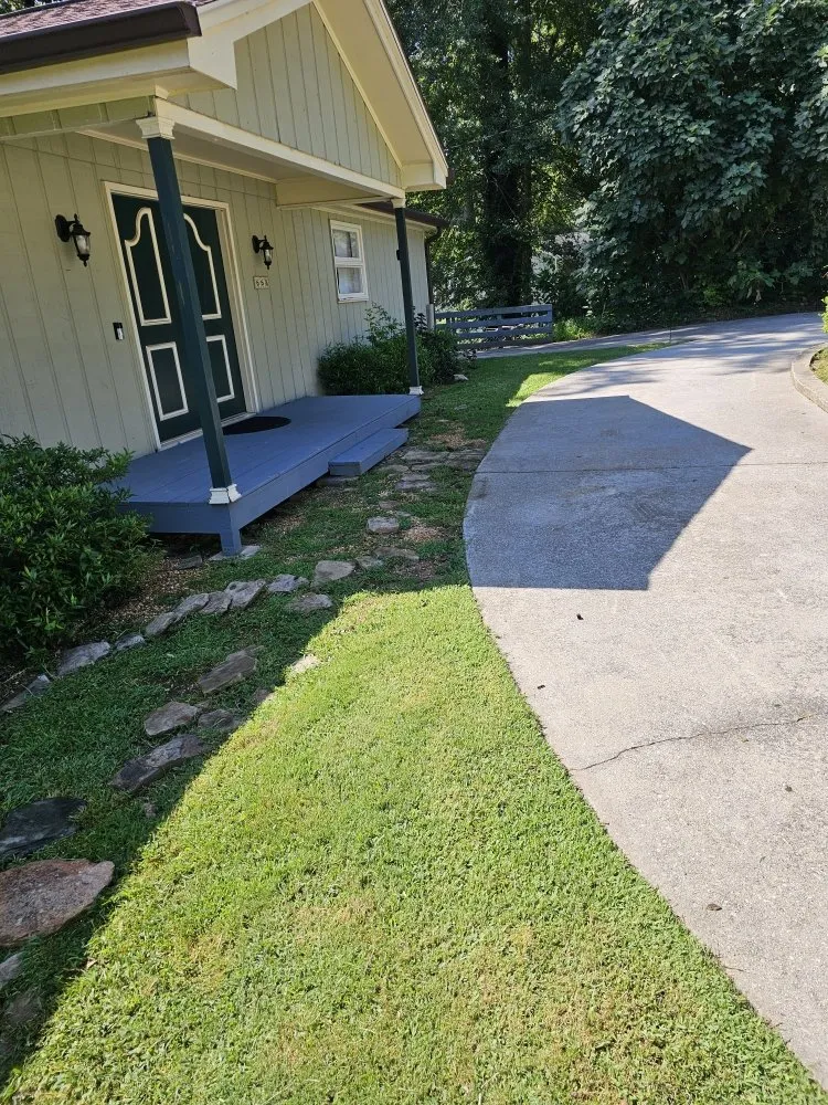 Top-rated lawn mowing service in Snellville, GA - Nolasco Lawn Care