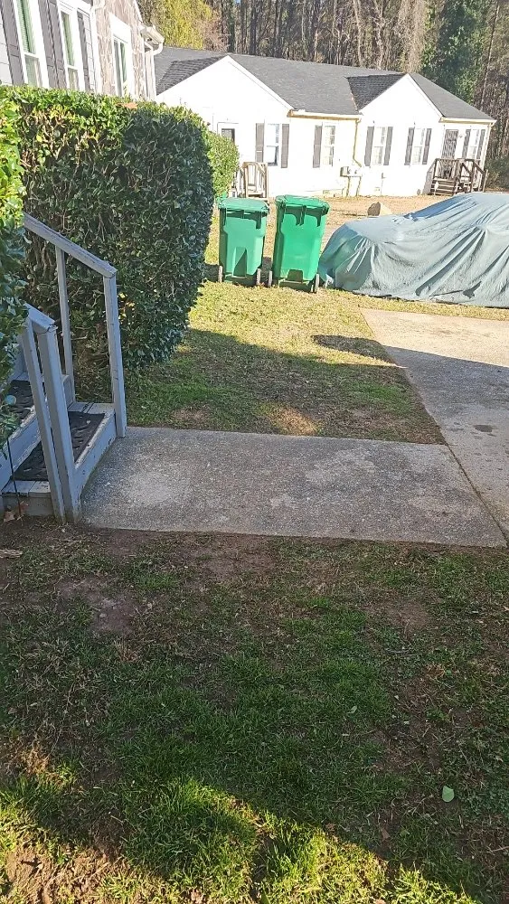 Custom lawn care service for year-round maintenance in Snellville, GA by Nolasco Lawn Care