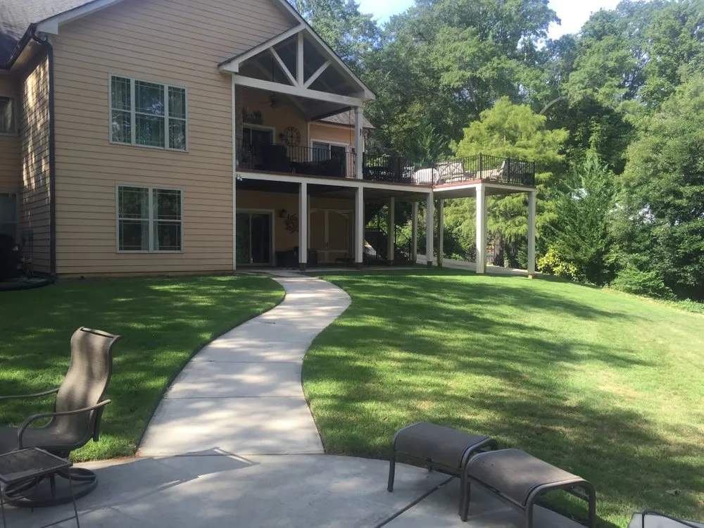 Expert garden landscaping experts serving Lavonia, GA - Nolimit Landscape Management