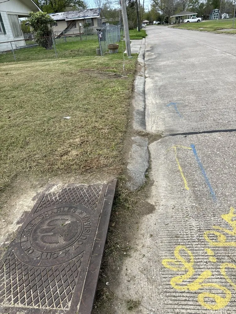 Local lawn mowing service for residential properties in Lake Charles, LA by Nonette's Professional services