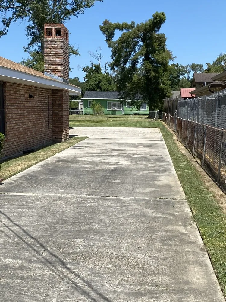 Affordable yard cleanup service for outdoor upgrades in Lake Charles, LA by Nonette's Professional services