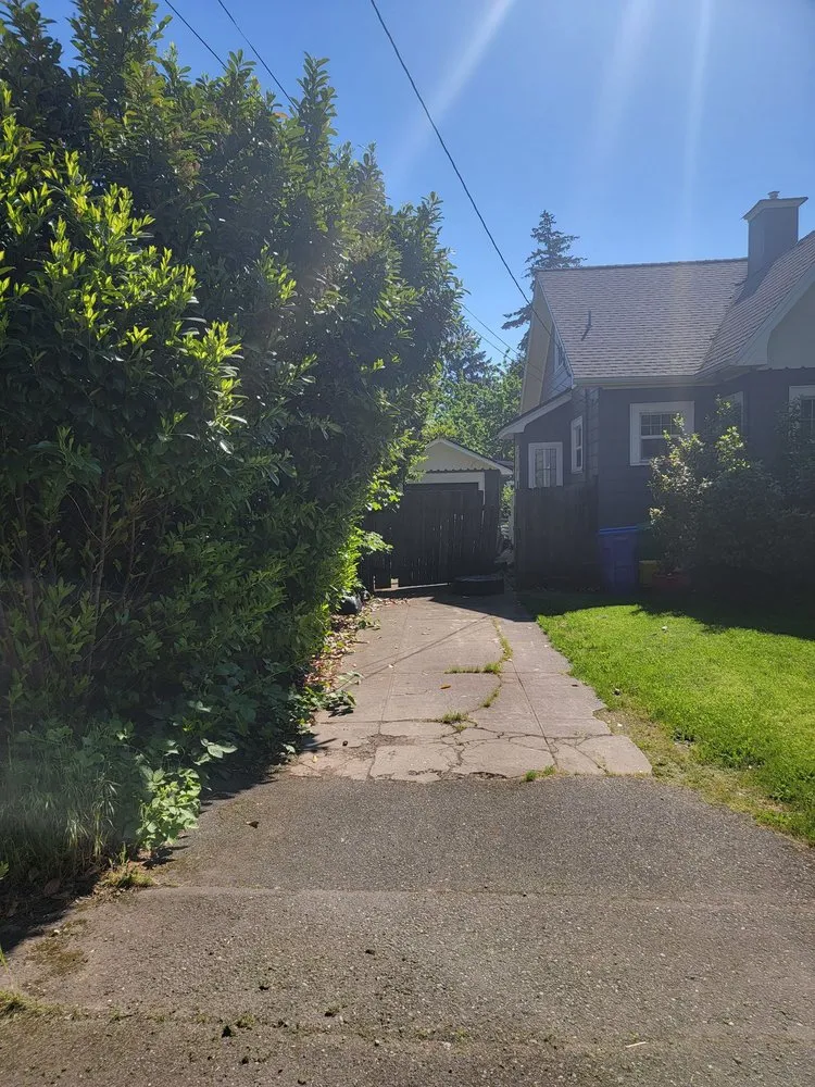 Local yard cleanup service for beautiful yards across Portland, OR - Norms Quality Mowing