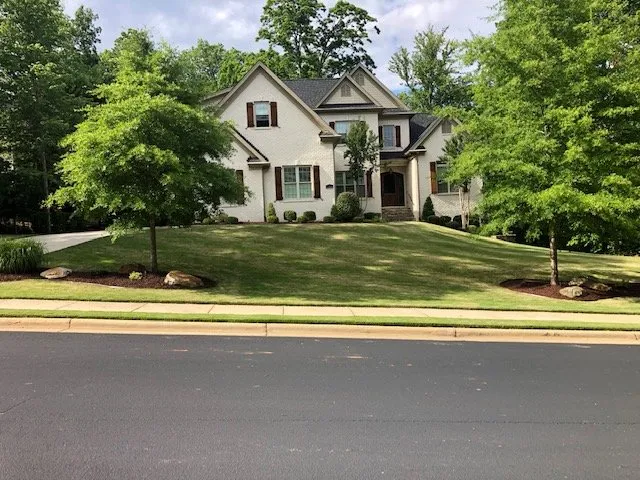 Local lawn care service experts serving Chapel Hill, NC - North Carolina Landscaping