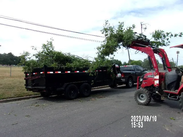 Affordable lawn mowing service in Paris, TX by North East Texas Cleanup Services