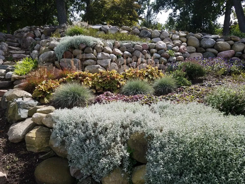 Custom yard maintenance experts serving Cassopolis, MI - North Star Landscape Design & Installation