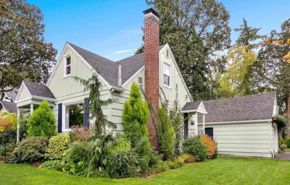 Professional garden landscaping in Beaverton, OR by North Willamette Garden Designs