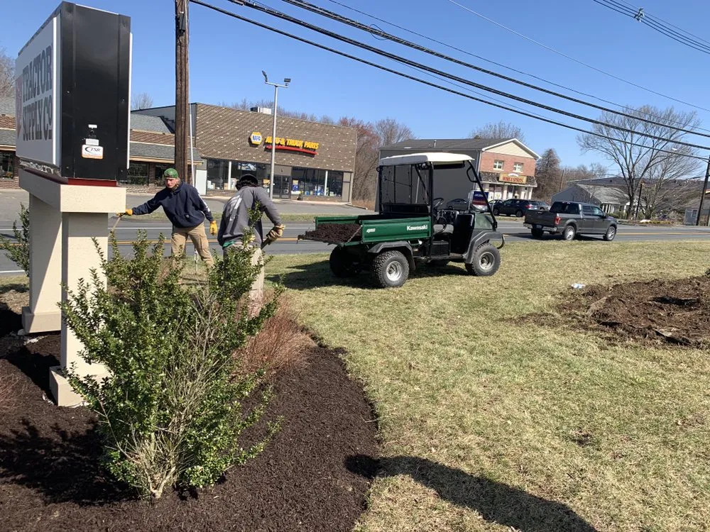 Professional garden landscaping in Brookfield, CT by Northeast Landworks