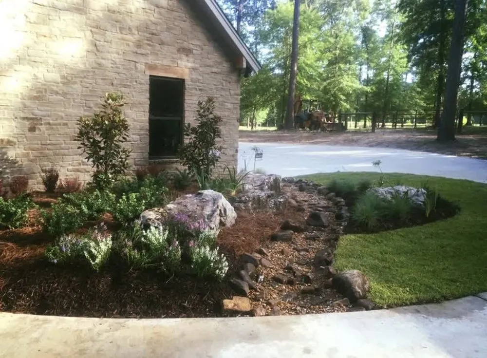 Reliable yard maintenance near you in West Monroe, LA by Northeast Lawn Service